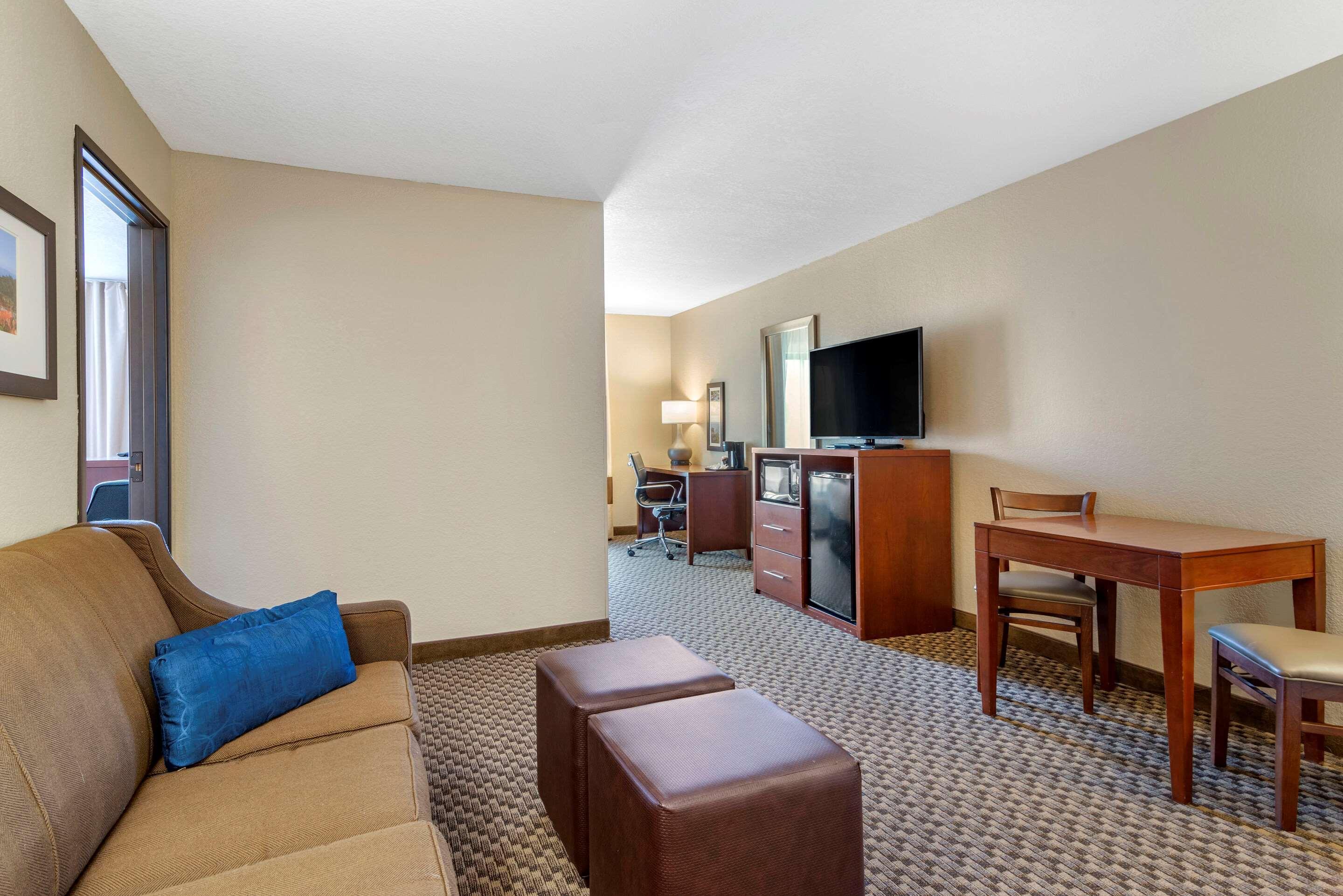 Comfort Inn & Suites Blue Ridge Exterior foto