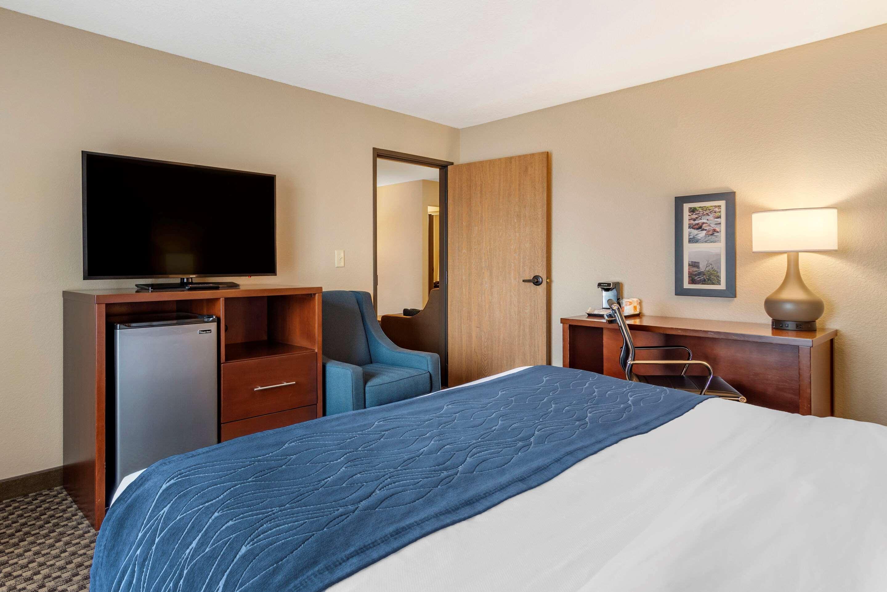 Comfort Inn & Suites Blue Ridge Exterior foto