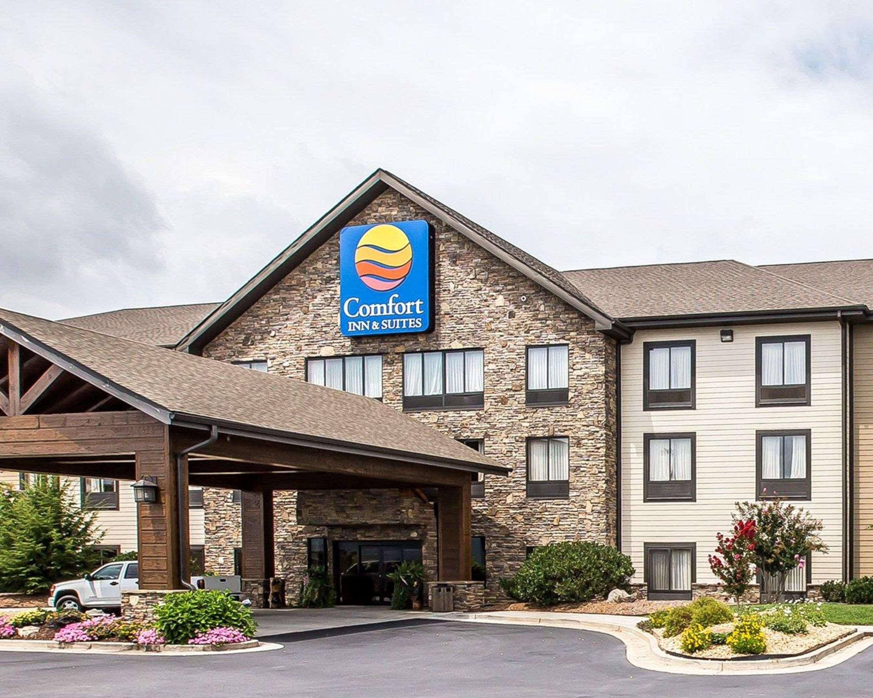Comfort Inn & Suites Blue Ridge Exterior foto