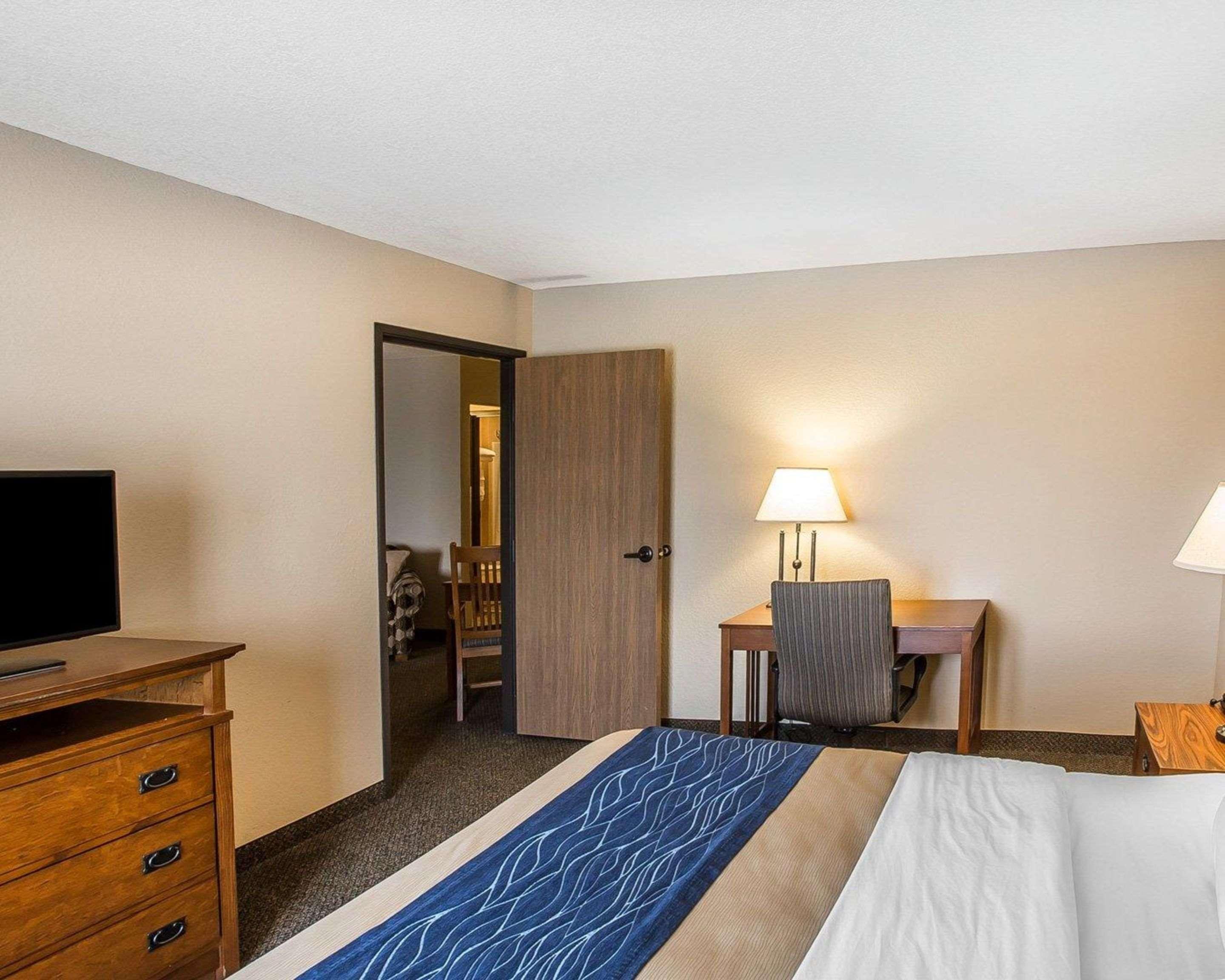 Comfort Inn & Suites Blue Ridge Exterior foto